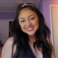 How to decorate the front of a studio backhouse?