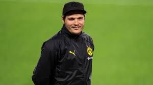 .2020 profile, reviews, edin terzic in football manager 2020, coach in borussia dortmund, assistant manager, croatia, croatian, edin terzic fm 20 profile, reviews, edin terzic in football manager 2020, coach in borussia dortmund, assistant manager, croatia, croatian, edin terzic fm 20. Edin Terzic Privat Familie Herkunft Vollblut Borusse So Tickt Der Neue Bvb Coach News De