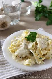 La ricetta fu inventata nel 1914 da alfredo, appunto, proprietario di un. Fettuccine Alfredo Una Ricetta Italiana Diventata Americana Ricette Primi Piatti Di Pasta Ricette Italiane