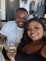 Sandy Berg's Instagram, Twitter & Facebook