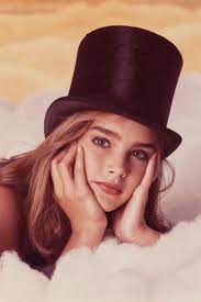 Louis malle saw these photographs of the then unknown child model and cast her in pretty baby. Garry Gross Brooke Shields Top Hat 1978 Mutualart