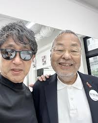 peek a boo小林マネージャー元気に復活です。 いつも美容師人生から身体の事を お話し頂いています。 川島文夫先生もお客様がいる限り  生涯現役、僕も同じ志しです。 美容師の本物が輝く時代になりました。 一生勉強一生青春 #peekaboo #小林マネージャー #南貴志 #grace  ...