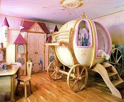 Kız çocuklarının hayal dünyalarına hitap edecek ve keyifle kullanmalarını sağlayacak kız çocuk odaları örnekleri ile her ebeveyn, kendi çocuğu için. Kiz Cocuk Odalari Icin En Yaratici Dekorasyon Onerileri Hepev