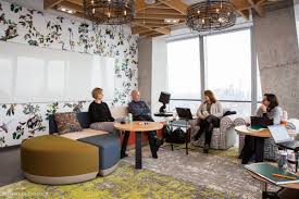A Look Inside The Boston Consulting Group S Stunning New York Office Which Has An In House Cafe And Workout Rooms Brainstorming Room Office Cafe House Brainstorming Room