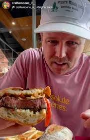 Kara Holtz's Instagram, Twitter & Facebook