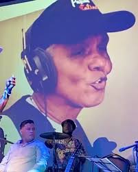 MÚSICA y ENERGÍA para Yovani # 1, Muy difícil resumir más de 4 horas  ininterrumpidas de concierto., Comparto una canción por cada uno de los 18  cantantes y 13 músicos de PAITILLA SON BAND unidos a un ...