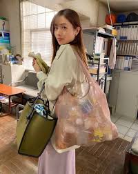 黒いずきんとピンクのどくろがチャームポイント。 趣味は、 日記をつけること。 最近は恋愛小説にはまっている。 好きな色は、黒。 好きな食べ物は、らっきょう 。 子分のバクは、クロミを乗せて空を飛んでいる。 がまん強くて、クロミに意地悪されてもめげない。 çŸ³åŽŸã•ã¨ã¿ã®ç§æœ ãƒ‰ãƒ©ãƒž æ‹ã¯deepã« ã‚ªãƒ•ã‚·ãƒ§ãƒƒãƒˆã§ã™ ã‚³ãƒƒãƒˆãƒ³ã§ã§ããŸã‚«ãƒ¼ã‚­ã®å¤§ãã‚ãƒˆãƒ¼ãƒˆãƒãƒƒã‚°ã§ã™ ã‚·ãƒ§ãƒ«ãƒ€ãƒ¼éƒ¨åˆ†ã¯ãƒ¬ã‚¶ãƒ¼ã«ãªã£ã¦ã„ã¾ã™ èŠ¸èƒ½äººã®ç§æœ è¡£è£…ã¾ã¨ã‚ Woomy