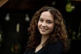 Donderdag verschenen ze voor het eerst voor de rechtbank in. Nijverdalse Lotte Staat Op Podium The Voice Of Holland Ik Heb Gedroomd Van Dit Moment Reggestreek Destentor Nl