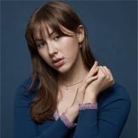 Jennifer Lacaze's Instagram, Twitter & Facebook