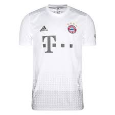 In the coming 20/21 season, the stars of fc bayern munich will once again appear in their new jerseys. Bayern Munchen Trikots Finde Das Fc Bayern Trikot Bei Unisport