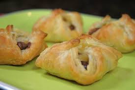 Chocolate Banana Pastry Purses I Will Make Using Pb Co Chocolate Peanut Butter Since A It S Amazing B Banana Nutella Lemon Curd Cookies Recipe Nutella