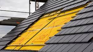 Ein dach mit schiefer/ziegeln decken to roof a building with slate/tiles. Dachdecken Berechnen Sie Schon Im Vorfeld Die Kosten