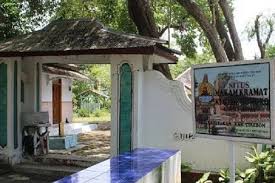 Guci indah adalah objek wisata yang berada di desa guci kecamatan bumijawa kabupaten tegal. Ki Syech Benting Kisah Pembabat Alas Desa Bungko