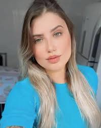 Oye, viejo. ¡Eres verdaderamente único! Sigo alabandote, pero parece que  soy invisible para ti. 🥺✨ ¡Solo decir 'hola' me alegra el día!😁