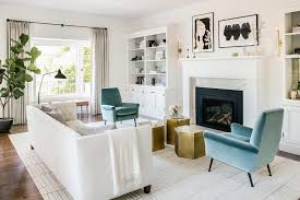 In spite of changing paint trends, there is one hue that's withstood the test of time: Benjamin Moore Cloud White Design Ideas