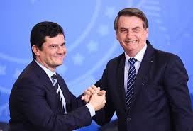 El presidente se justificó señalando que tiene 'poder de veto en puestos clave'. Politica Depois De Desgastes Sergio Moro E Jair Bolsonaro Trocam Gentilezas