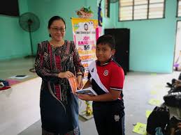 Pada 4 april yang lalu, majlis watikah perlantikan pengawas, pengawas pusat sumber, ketua serta penolong ketua kelas telah diadakan di sk taman bukit indah. Smk Taman Bukit Indah Johor Bahru Kempen 3s Senyum Sapa Salam Sesi Petang
