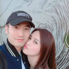 Mẹ Chung Hân Đồng từng phản đối hôn nhân của con gái