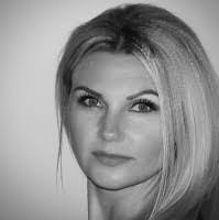 Natalie Fischer's Instagram, Twitter & Facebook