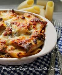 Iniziate preparando il ripieno, prendete la salsiccia, sgranatela in una padella antiaderente senza altri grassi. Paccheri Al Forno Con Funghi E Salsiccia Piatti Di Pasta Al Forno Ricette Ricette Di Cucina