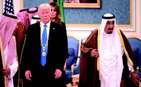 Bce accueille le roi salmane. Il Dit Que La Monarchie Saoudienne Serait Tombee Sans Le Soutien Americain Les Menaces De Trump Contre Le Roi Salmane El Watan