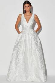 For more than 70 years, thousands of brides have traveled to kleinfeld bridal in new york city to find their wedding day looks. Where To Find Cheap Wedding Dresses Under 500 Online Cheapism Com