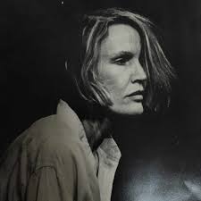 Aletta Bezuidenhout, een van Suid-Afrika se mees bekroonde en gevierde  akteurs, is vanoggend vreedsaam oorlede. Sy was 76. Aletta is in Kenia  gebore en is bekend om haar enigmatiese vertolkings op film,