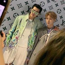 Can i ask for every meigeni who come across this post to leave some motivation or encouragement message here? Wu Yifan And Fan Chengcheng Took A Group Photo The Height Difference Is Obvious Who Do You Like Daydaynews