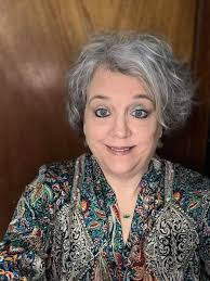 Benefits of wearing Seint makeup