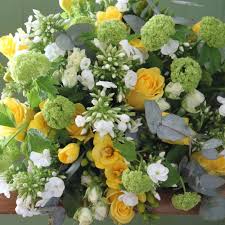 Send Flowers To Lindfield Haywards Heath Uckfield Burgess Hill East Grinstead Crawley Cuckfield Chailey Lewes Free Next Day Delivery 7 Days A Week