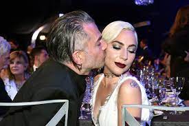 Lady gaga (33) wurde bereits beim neujahrskuss mit. Lady Gaga Hat Sie Sich Von Ihrem Verlobten Christian Carino Getrennt Gala De