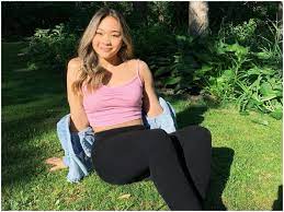 Jun 28, 2021 · lee was born in 2003 to parents yeev thoj and john lee, both hmong. Sunisa Lee Biography Age Height Boyfriend Net Worth Wealthy Spy