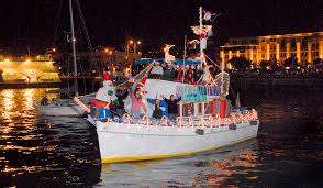Embellish your boat using outdoor christmas lights, which are suitable if the parade extends over several days and your boat will be visible at nighttime. A Traditional California Boat Parade For Christmas Travelingmom