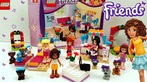 Her bed folds up into her closet to create a dressing area or room to rehearse with her pet parrot. Lego Friends Andrea S Bedroom Building Review 41009 Youtube