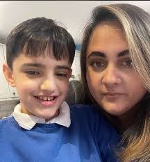 Fiona Downer's Instagram, Twitter & Facebook