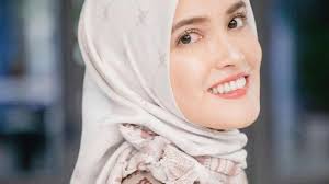 Cara Memakai Hijab Yang Simple Sesuai Bentuk Wajah Cukup 5 Menit Saja Halaman 3 Warta Kota