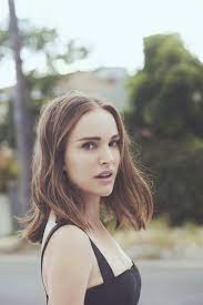 Natalie Portman On Hollywood Beauty Standards And The Quest For Perfection Natalie Portman Beauty Hairstyle
