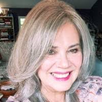 Penny Holt's Instagram, Twitter & Facebook