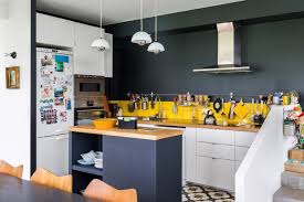 23 Petites Cuisines Avec Ilot Central Idees D Amenagement Et Photos Petite Cuisine Avec Ilot Ilots Central Cuisine Ilot Cuisine