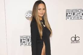 Chrissy teigen, right, was accused of cyberbullying by courtney stodden. Chrissy Teigen Unten Ohne Auf Dem Roten Teppich