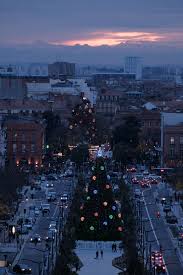 Noel A Toulouse Avec Les Pyrenees Christmas Time In Toulouse With The Pyrenees Mountains C N Raymonde Visiteztoulou Tourisme Toulouse Tourisme Ville Rose