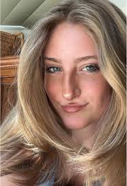 Emily Kirschner (@emily_kirschner)