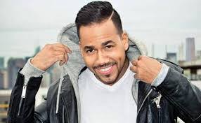 Alejandra Oregel's Instagram, Twitter & Facebook