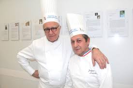 Découvrez l'univers cuisine équipée sur mesure, choisissez votre ambiance, votre style, couleurs, implantation et créez votre projet cuisine à petit prix avec cuisinella. Mof Cuisine 2015 Le Concours De Cuisine Qui Vise L Excellence