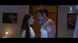 Mid Night Sara Khan Hot Scenes - Mumbai (2014) - XNXX.COM