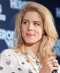 Emily bett rickards (born july 24, 1991) is a canadian actress, known for portraying felicity smoak on the cw television series arrow. Emily Bett Rickards Wikidata