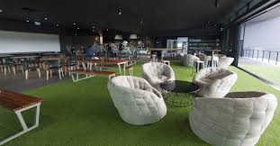 A quality modern sofa is one of the most important furniture pieces you'll purchase in your lifetime. 10 Ultra Modern Office Designs To Inspire You Bfx Furniture