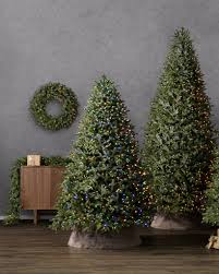Top 10 Most Realistic Artificial Christmas Trees Realistic Artificial Christmas Trees Cool Christmas Trees Red Christmas Decor