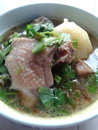 Untuk penyediaannya, anda boleh menggunakan kedua bayam segar dan beku, tetapi yang pertama pastinya lebih baik. Naily S Kitchen Sup Ayam Kampung