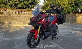 Ban gambot bikin keren, nggak kayak ban cacing, cuma dilihat ( thai look, g boleh dinaikin, kan cuma dilihat ). Bikin Bikers Baper Honda Vario Pakai Baju X Adv 750 Siap Touring Jarak Jauh Motorplus